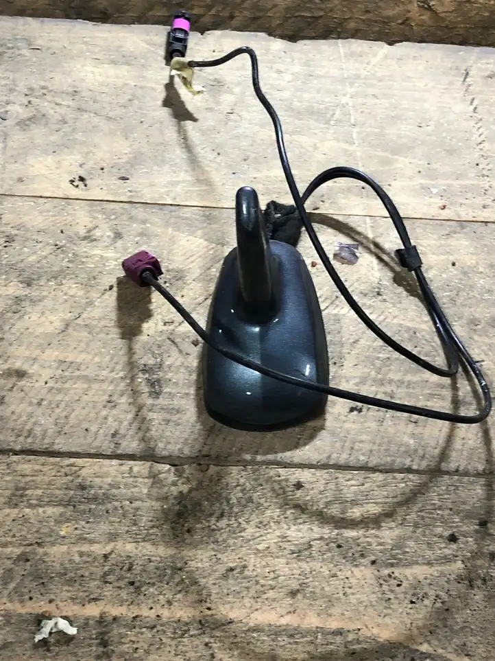 Mercedes-Benz C W204 (2007 - 2014)  A2048207075 Усилитель антенны