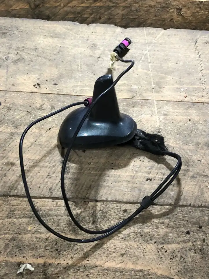 Mercedes-Benz C W204 (2007 - 2014)  A2048207075 Усилитель антенны