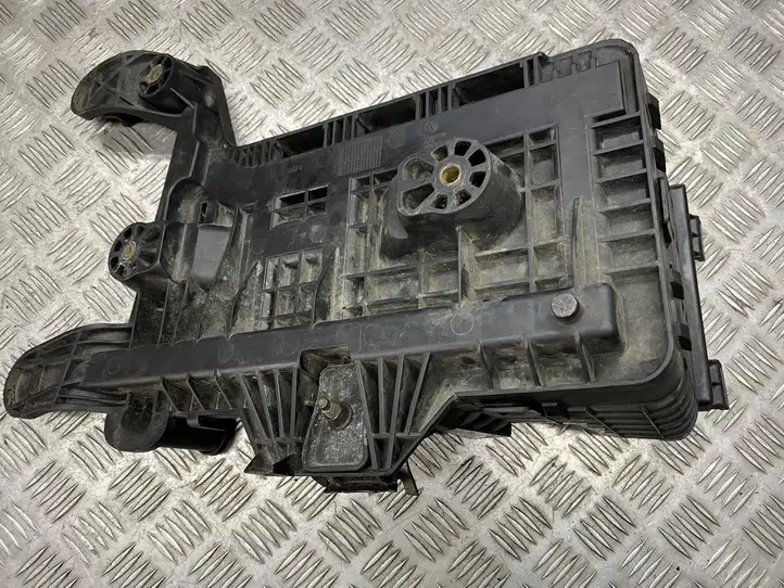 Volkswagen PASSAT B6 (2005 - 2010) 1K0915333C Ящик аккумулятора — фото 3