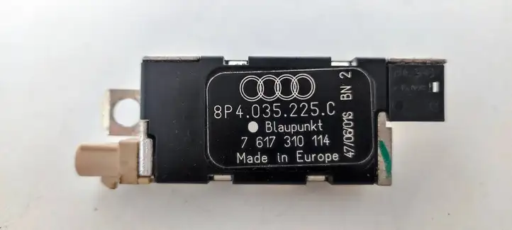 Audi A3/S3 8P (2004 - 2008) 8P4035225C Усилитель антенны — фото 4