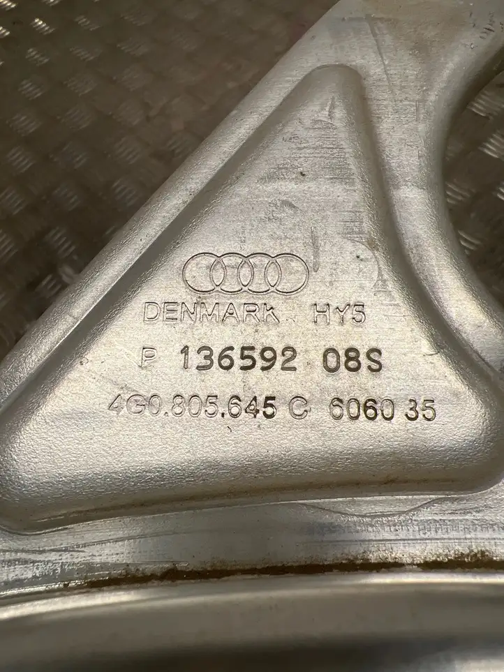 Audi A6 C7 (2011 - 2014) 4G0805645C Прочие детали моторного отсека — фото 3