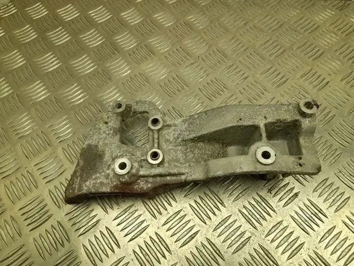 Mitsubishi ASX (2010 - 2016) 1801A113 Кронштейн охладителя EGR — фото 3