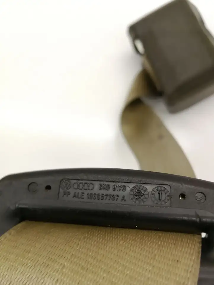 Audi A6 (2004 - 2008)  4F0839462 Задний ремень безопасности