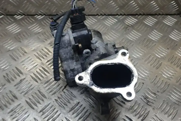 Toyota Corolla Verso E121 (2001 - 2004) 8967221020 Дроссельная заслонка — фото 2