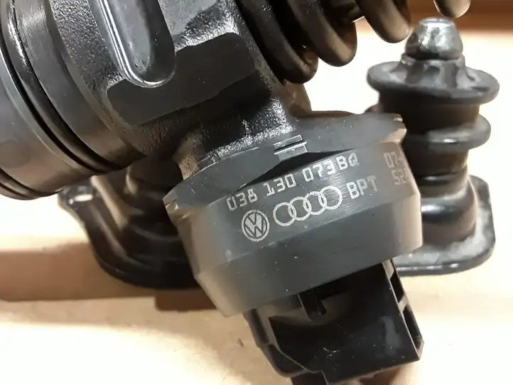 Volkswagen PASSAT B6 (2005 - 2010) 038130073BQ Форсунка — фото 3