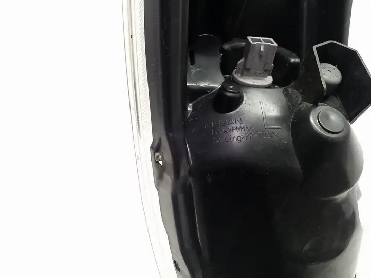 Nissan Juke I F15 (2010 - 2018) Передняя фара — фото 3