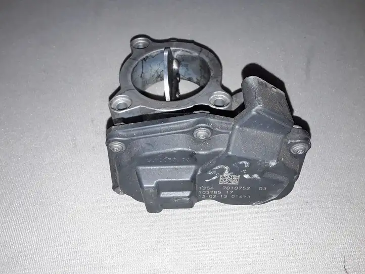 BMW 3 F30 F35 F31 (2012 - 2018) 7810752 Дроссельная заслонка — фото 1