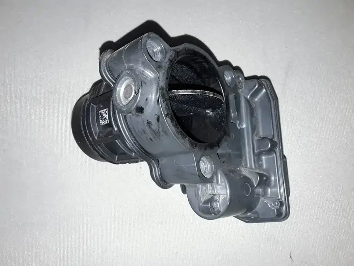 BMW 3 F30 F35 F31 (2012 - 2018) 8512452 Дроссельная заслонка — фото 1