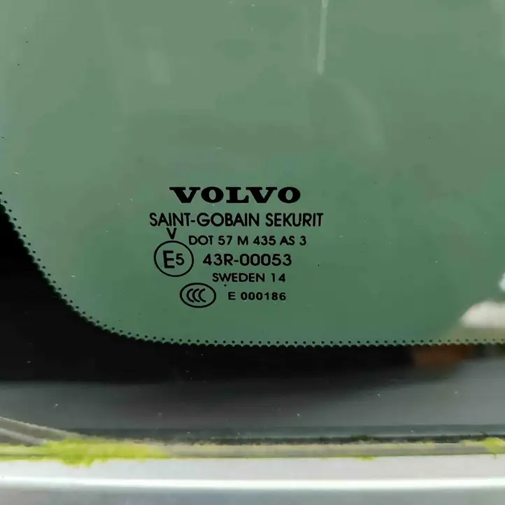 Volvo XC60 (2013 - 2017) 31335352 Заднее боковое стекло — фото 5