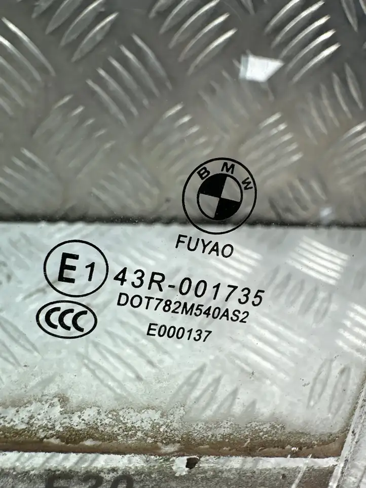 BMW 3 F30 F35 F31 (2012 - 2018) 43R001735 Стекло задней двери — фото 2
