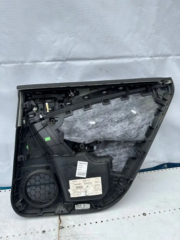 Volkswagen PASSAT B6 (2005 - 2010) 3c591867211 Обшивка задней двери — фото 3