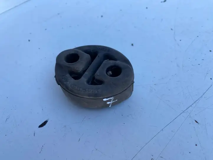 Toyota Avensis T250 (2003 - 2006)  175650D060 Держатель глушителя