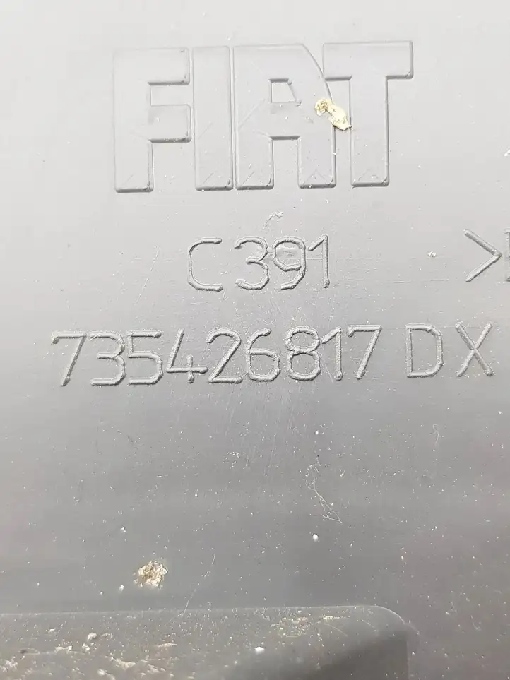 Fiat 500 (2008 - 2015) 735426817 Прочие детали салона — фото 3