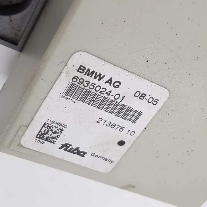 BMW 5 E60 E61 (2004 - 2010) 693502401 Усилитель антенны — фото 6