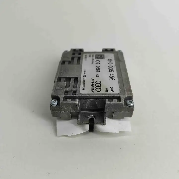 Skoda Octavia Mk3 (5E) (2013 - 2019) 4H0035456 Усилитель антенны — фото 4