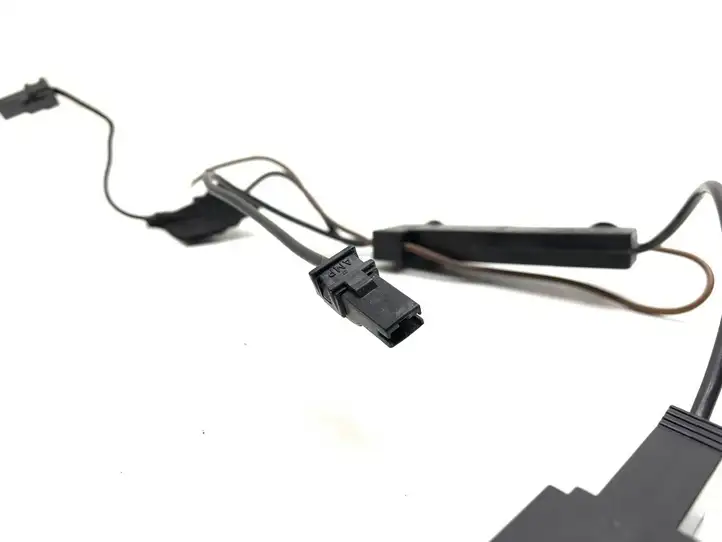 Mercedes-Benz E A207 (2010 - 2017) A2048708490 Усилитель антенны — фото 4