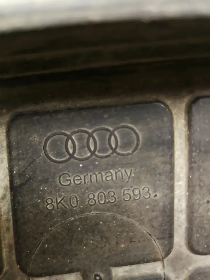 Audi A4 S4 B8 8K (2007 - 2011) 8K0803593 Прочие детали моторного отсека — фото 3