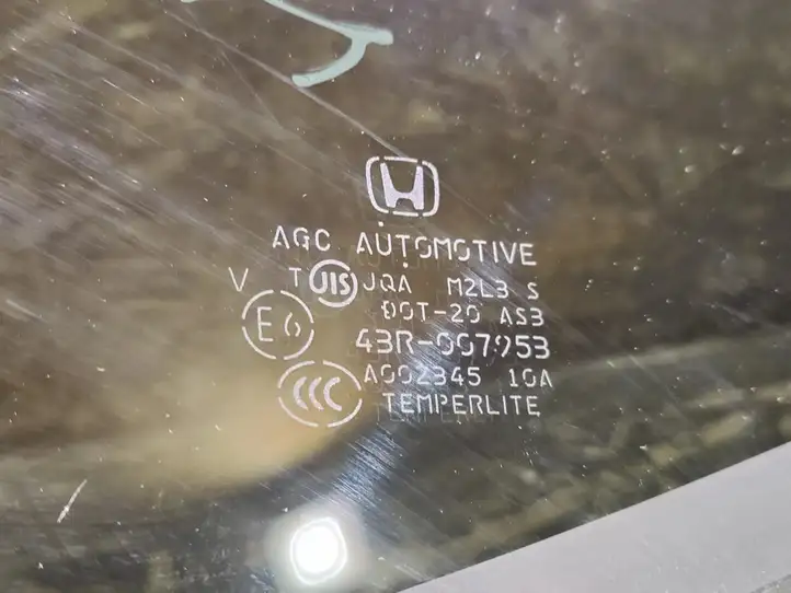Honda Jazz (2008 - 2014) Заднее боковое стекло — фото 3