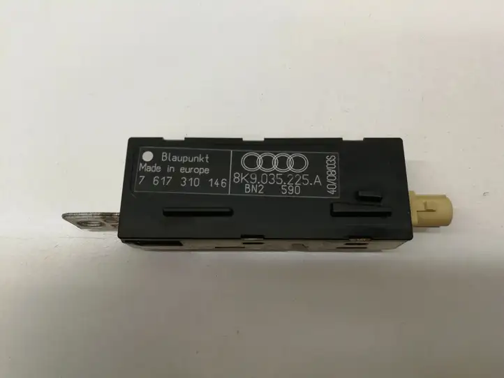 Audi A4 S4 B8 8K (2007 - 2011) 8K9035225A Усилитель антенны — фото 1