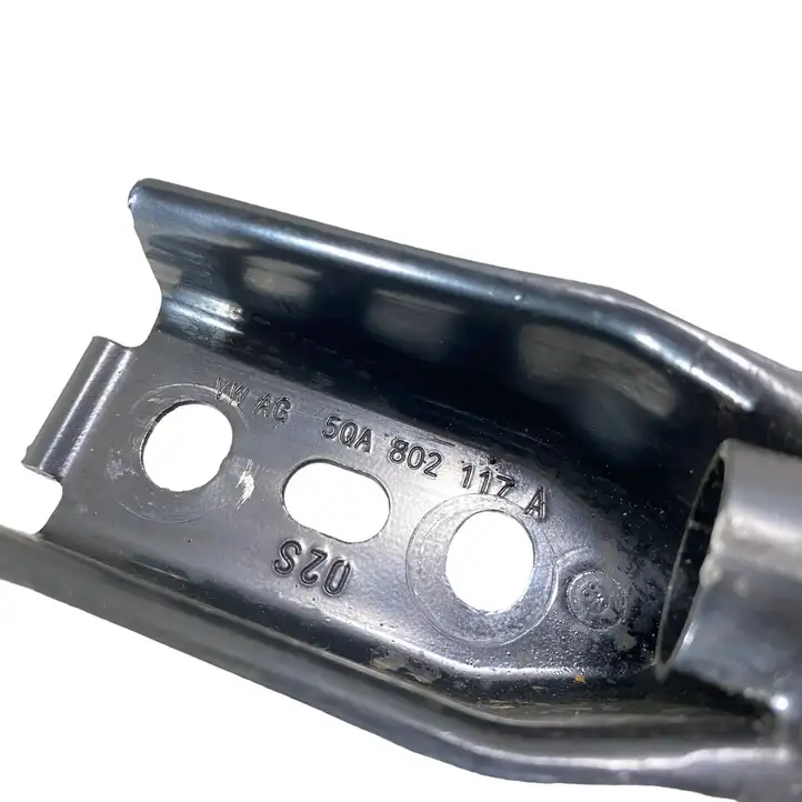 Audi Q3 F3 (2018 - )  5QA802149 Другая деталь дна