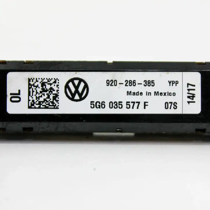 Volkswagen Golf VII (2013 - 2019) 5G6035577F Усилитель антенны — фото 5
