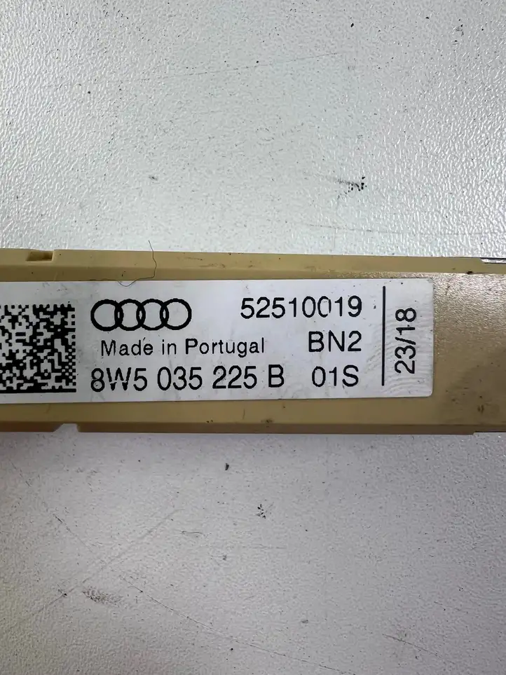 Audi A4 S4 B9 (2015 - 2019) 8W5035225B Усилитель антенны — фото 3