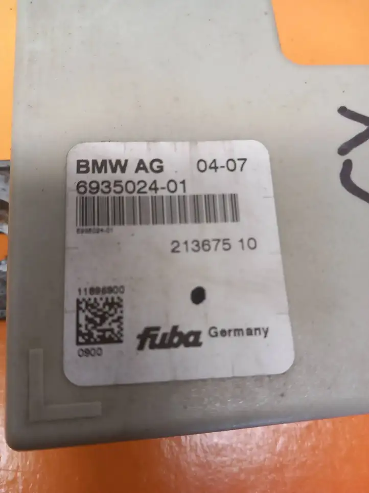 BMW X5 E70 (2006 - 2013) 21367510 Усилитель антенны — фото 2