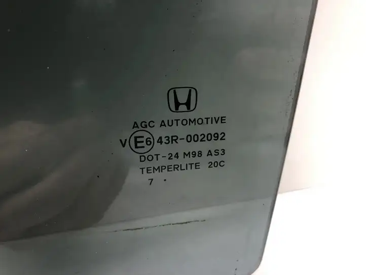 Honda CR-V (2017 - 2022) Стекло задней двери — фото 4