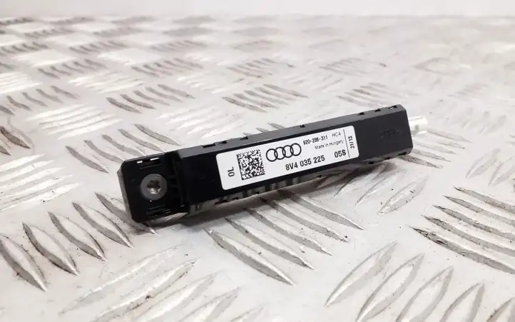Audi A3/S3 8V (2012 - 2016) 8V4035225 Усилитель антенны — фото 1