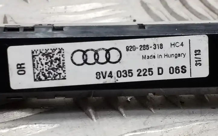 Audi A3/S3 8V (2012 - 2016) 8V4035225D Усилитель антенны — фото 2