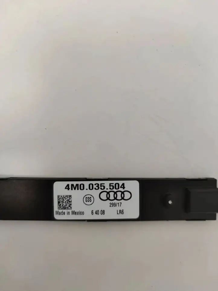 Audi Q5 SQ5 (2017 - ) 4M0035504 Усилитель антенны — фото 3