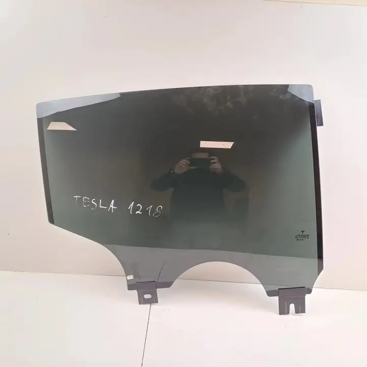 Tesla Model X (2015 - 2021) 43R004553 Стекло задней двери — фото 1