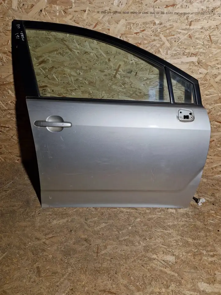 Toyota Corolla Verso AR10 (2004 - 2009) Дверь — фото 1