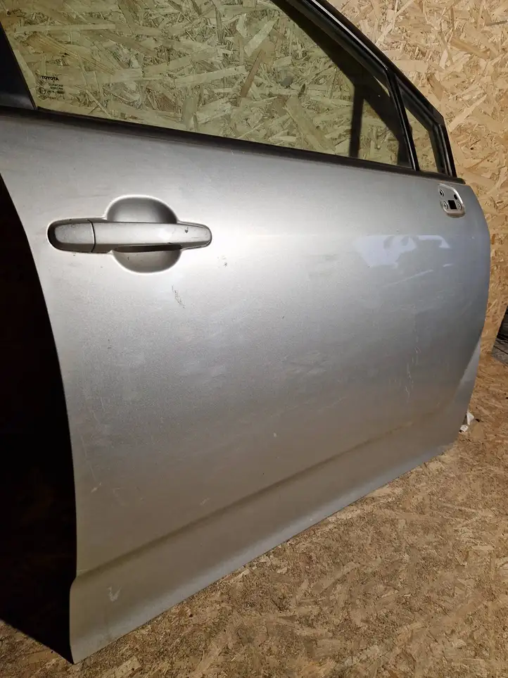 Toyota Corolla Verso AR10 (2004 - 2009) Дверь — фото 2