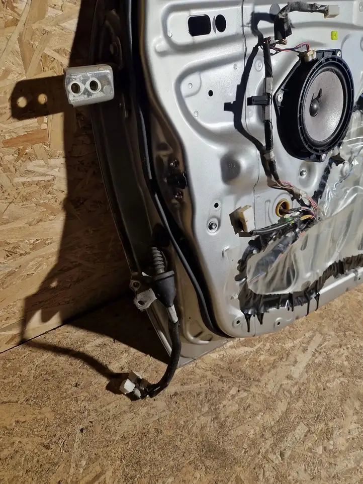 Toyota Corolla Verso AR10 (2004 - 2009) Дверь — фото 4