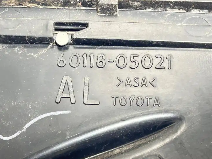 Toyota Avensis T270 (2015 - 2018) 6011805021 Прочие внешние детали — фото 4