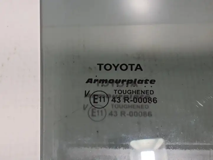 Toyota Hilux (AN120, AN130) (2017 - 2020) 681130K250 Стекло задней двери — фото 3