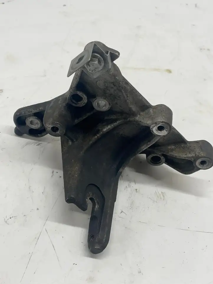 Ford S-MAX (2006 - 2010) 9656392880 Кронштейн охладителя EGR — фото 1