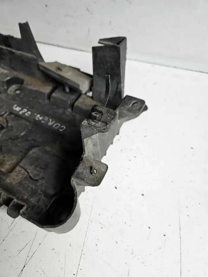Opel Corsa D (2006 - 2010) 13235642 Крышка ящика аккумулятора — фото 5