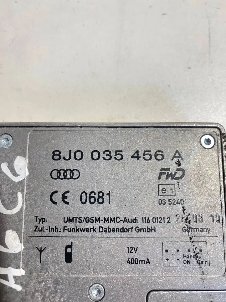 Audi A6 S6 C6 4F (2008 - 2011) 8J0035456A Усилитель антенны — фото 4