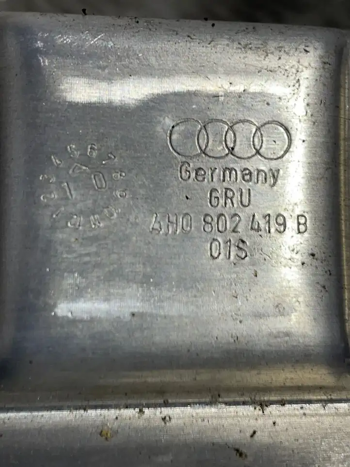 Audi A8 S8 D4 4H (2010 - 2014) 4H0802419B Держатель аккумулятора — фото 3