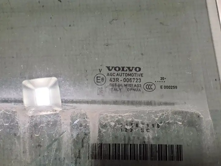 Volvo XC40 (2017 - ) 31442380 Стекло задней двери — фото 3