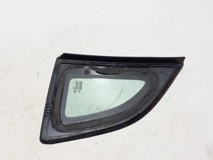 Renault Captur (2013 - 2020) 833060875R Заднее боковое стекло — фото 4