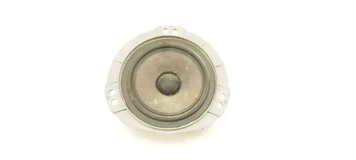 Subaru Forester SG (2003 - 2005) Твитер задних дверей — фото 1