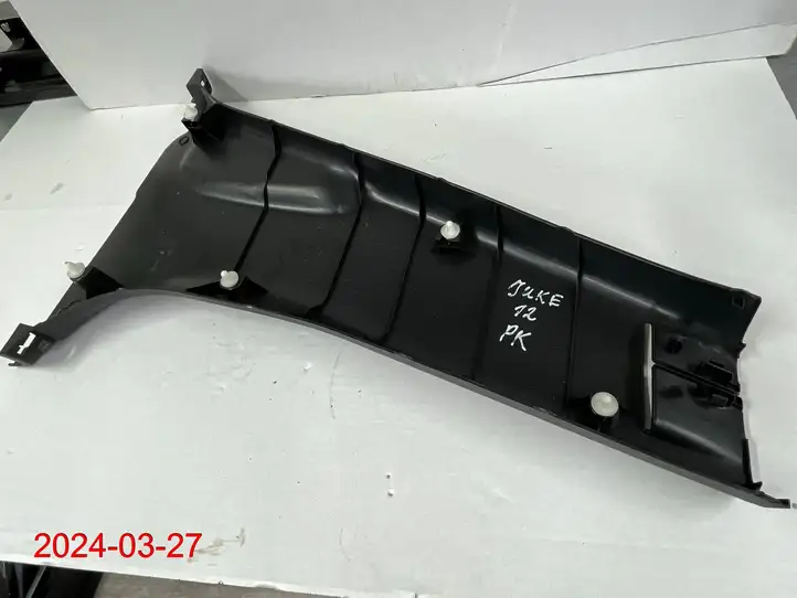 Nissan Juke I F15 (2010 - 2018) 76916-1KB0A Прочие детали салона — фото 4