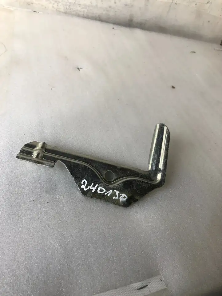 Seat Arona (2017 - ) 5qf803219r Держатель аккумулятора — фото 2
