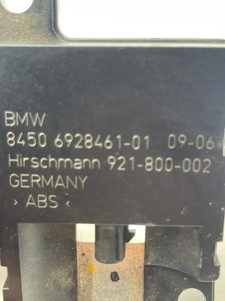 BMW 3 E90 E91 (2005 - 2012) 6928461 Усилитель антенны — фото 3