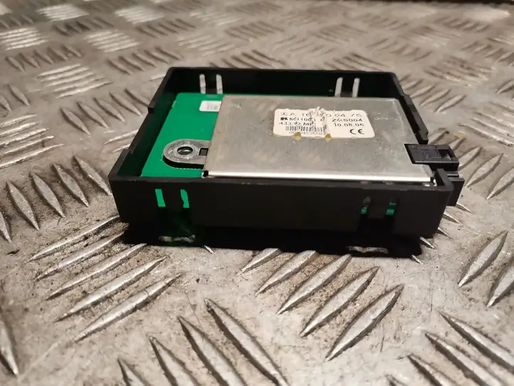 Mercedes-Benz B-class W245 (2005 - 2008)  1698200475 Усилитель антенны