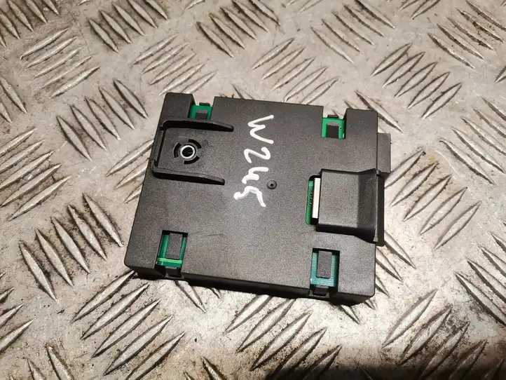 Mercedes-Benz B-class W245 (2005 - 2008)  1698200475 Усилитель антенны