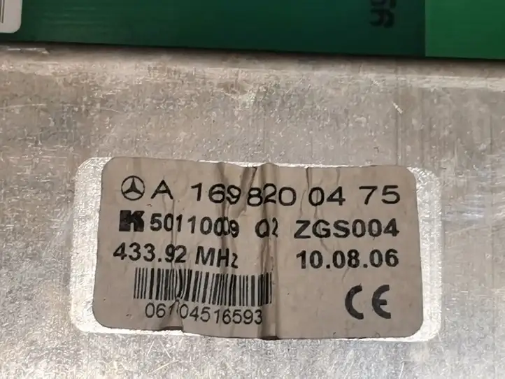 Mercedes-Benz B-class W245 (2005 - 2008)  1698200475 Усилитель антенны